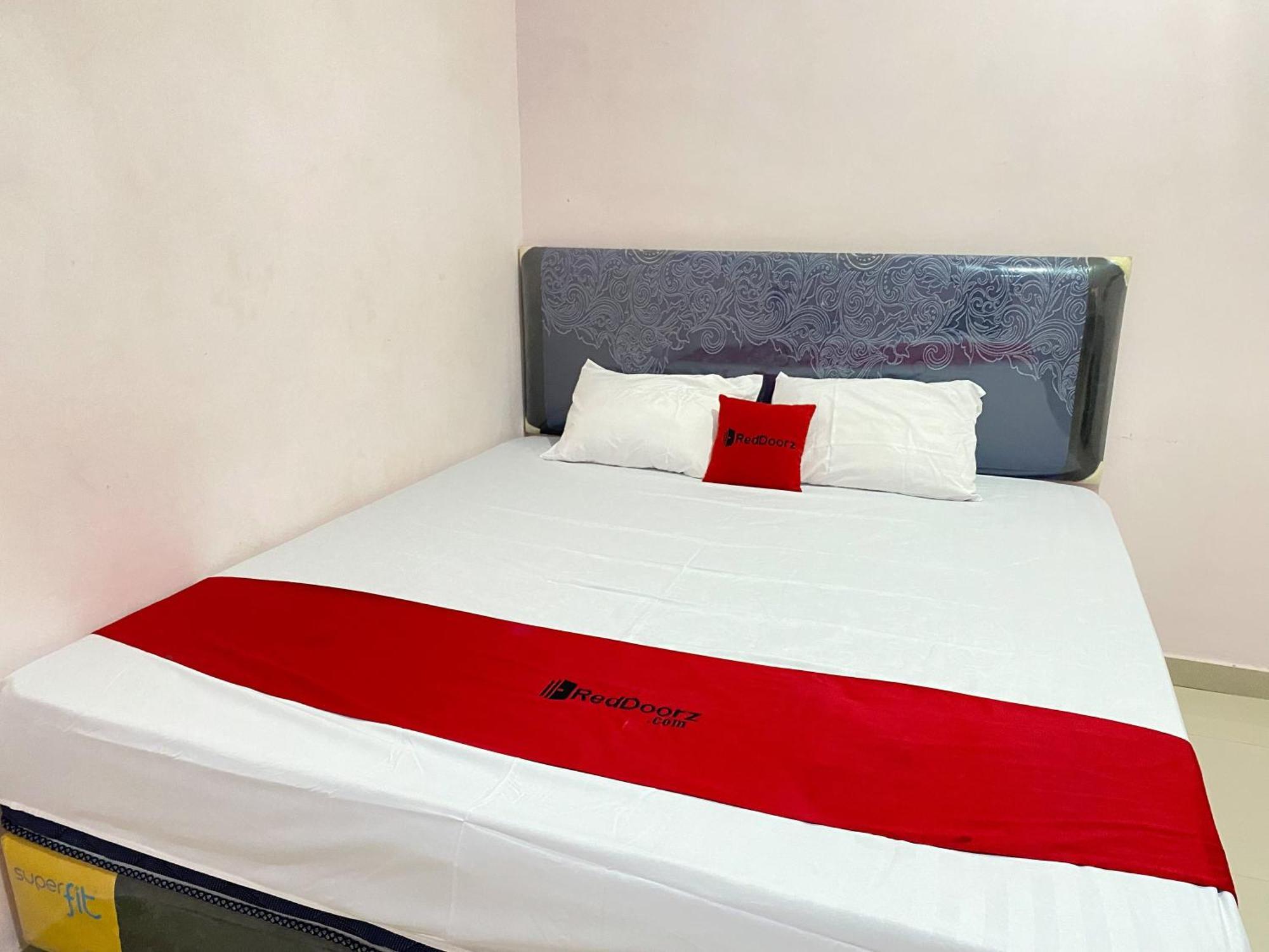 Reddoorz At Homestay Madu Makassar Kültér fotó
